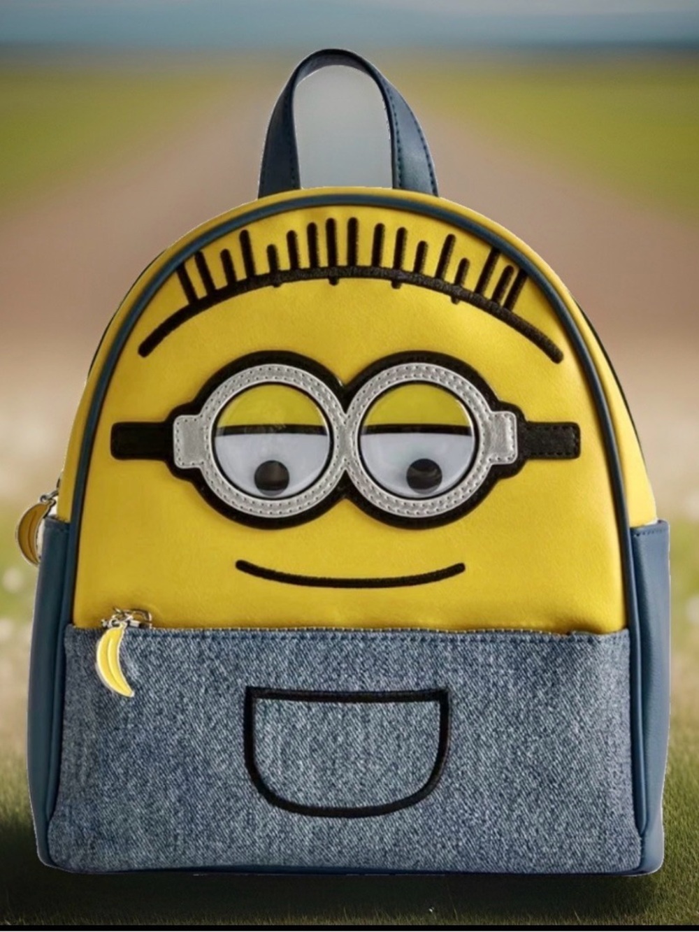 NEW Primark MINIONS Despicable Me Denim Backpack Googly Eyes & Banana Zip Pulls